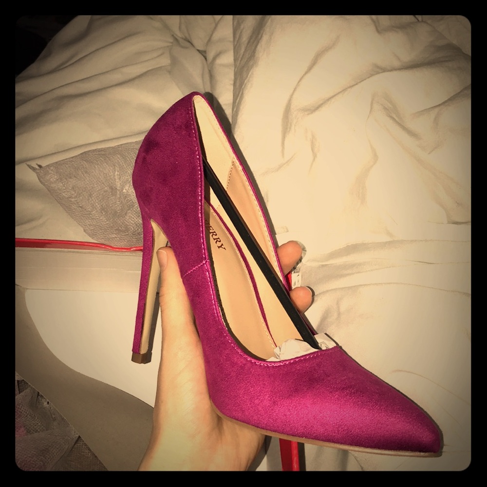 New In Box! Red Cherry Fuchsia 😍 Heels, Size 8